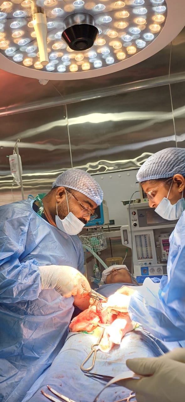 “गडचिरोलीत स्त्रीरोग शस्त्रक्रियेची मोठी कामगिरी , १.८ किलो वजनाचा फायब्रॉइड काढण्यात शासकीय वैद्यकीय महाविद्यालय, गडचिरोलीचे यश”