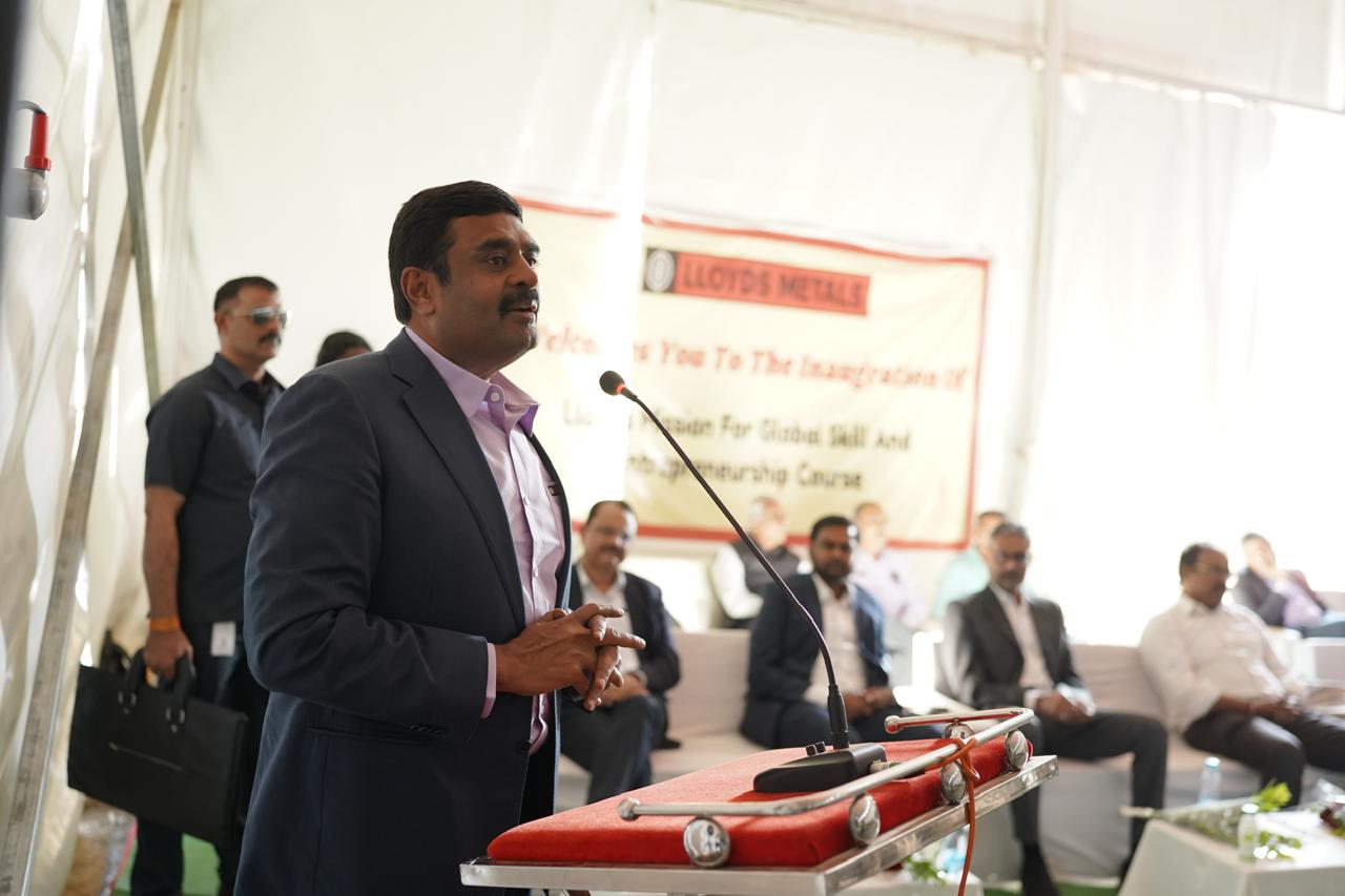 B. Prabhakaran Flags Off Lloyds’ ‘LMGSE’ Skill Mission in Gadchiroli; 300 Students Start Training